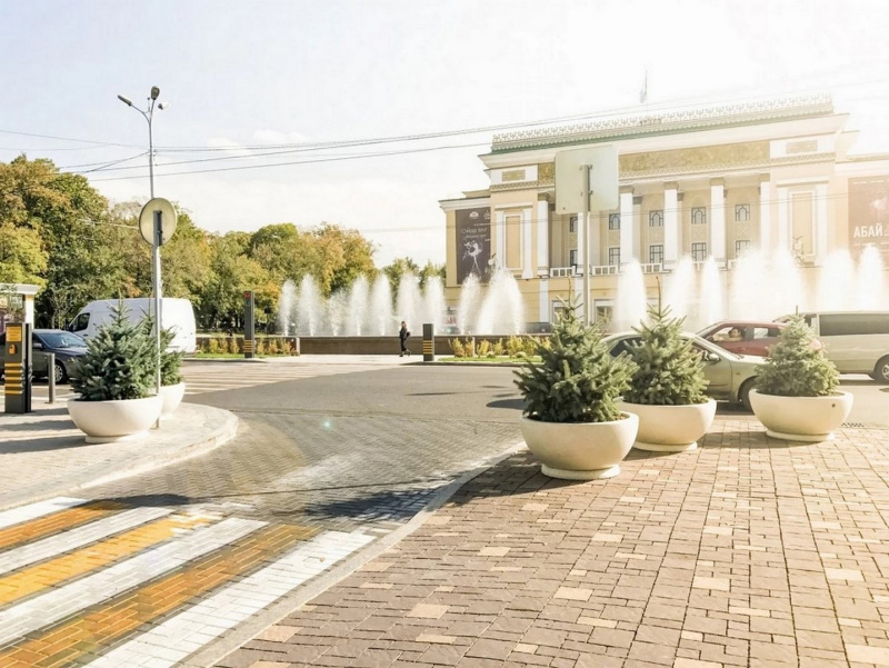 Вазон Эстате